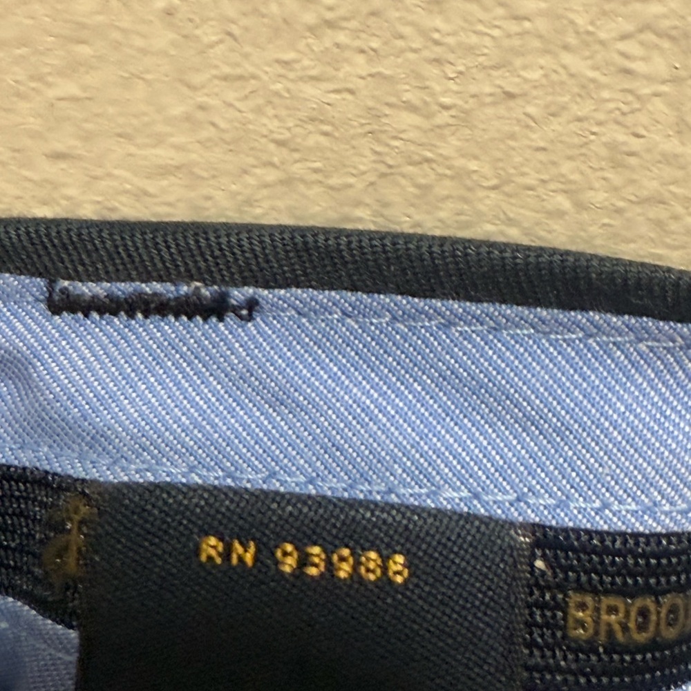 Brooks Brothers Men's Navy Dress Pants - Lightweight Regular Cut - Picture 10 of 13